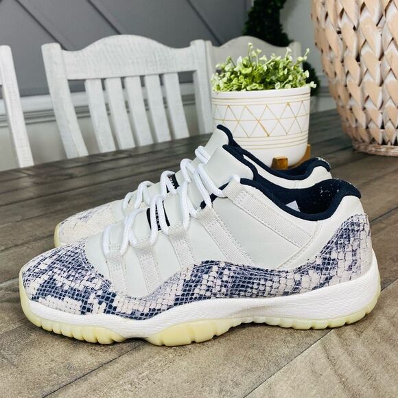 Nike Air Jordan 11 Retro Low Light Bone Snakeskin Sneakers Size 7y - Picture 2 of 7